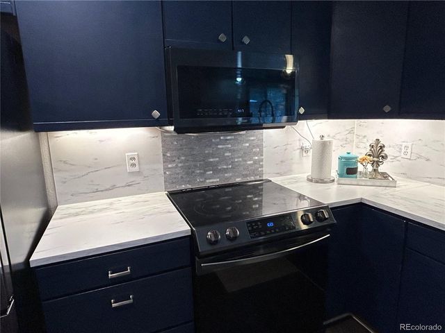 2125 S Troy Way, Aurora, CO 80014