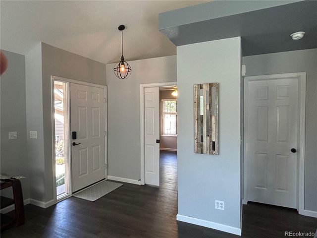 2125 S Troy Way, Aurora, CO 80014