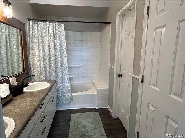 2125 S Troy Way, Aurora, CO 80014