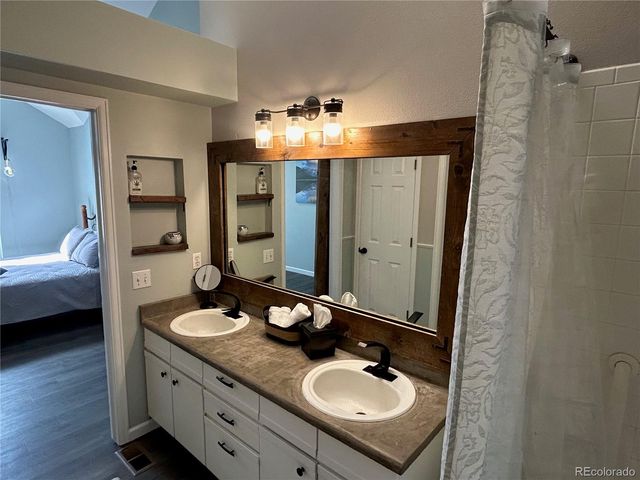 2125 S Troy Way, Aurora, CO 80014