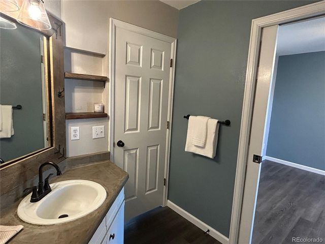 2125 S Troy Way, Aurora, CO 80014