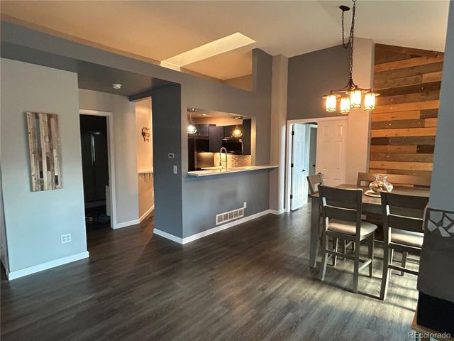 2125 S Troy Way, Aurora, CO 80014