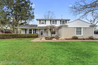23577 W Newell Circle, Farmington Hills, MI 48336