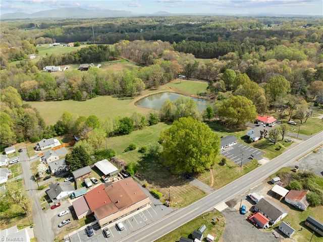 313 King Street, King, NC 27021