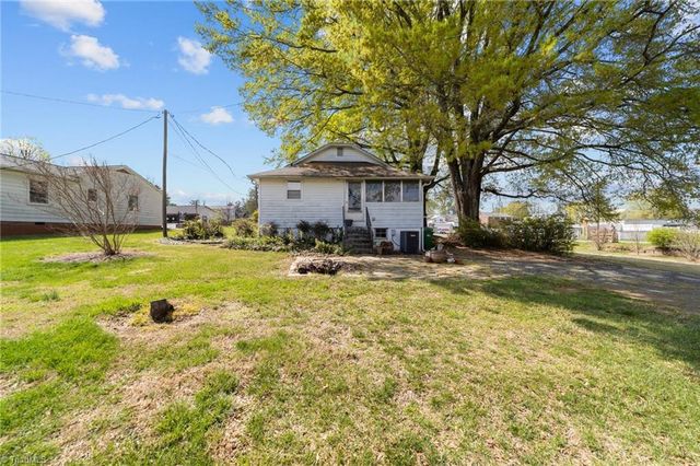 313 King Street, King, NC 27021