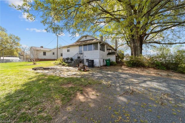 313 King Street, King, NC 27021