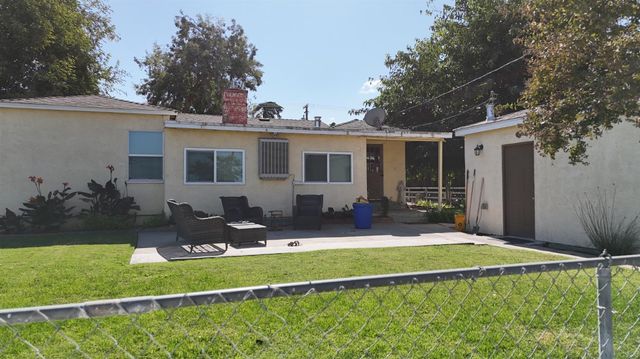 1237 W Keyes Rd, Modesto, CA 95358