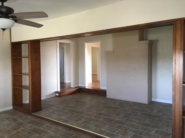 1237 W Keyes Rd, Modesto, CA 95358