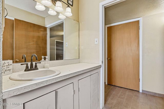 1950 Amy Place, Las Cruces, NM 88005
