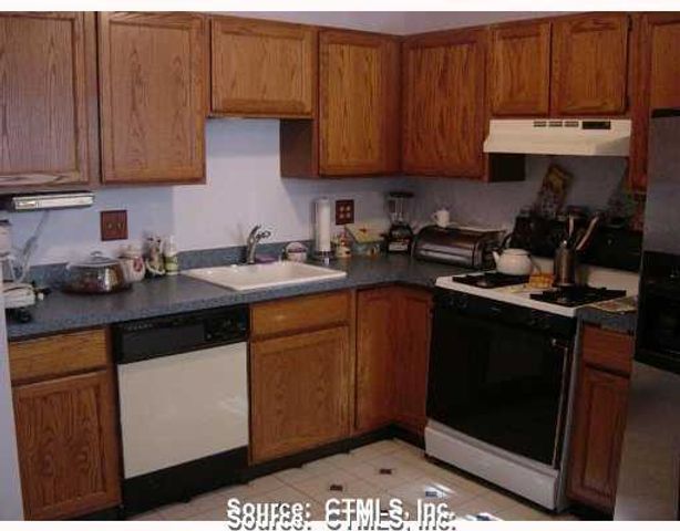 167 Old Foxon Road B-21, New Haven, CT 06513