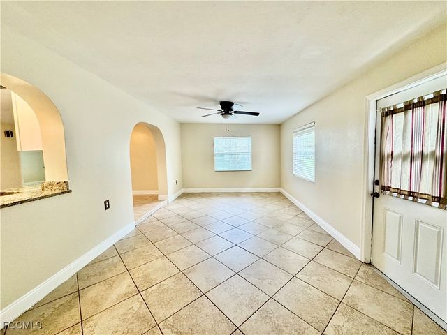 8505 Jenny Cae LN, North Fort Myers, FL 33903