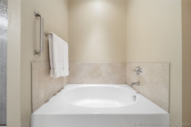 5010 W Birmingham Place, Broken Arrow, OK 74011