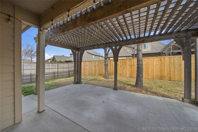 5010 W Birmingham Place, Broken Arrow, OK 74011