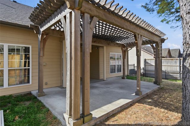 5010 W Birmingham Place, Broken Arrow, OK 74011