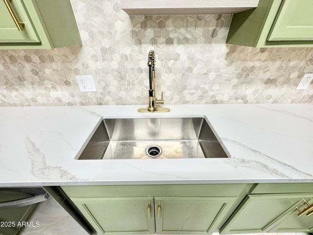 1136 MEADOWS Drive, Sierra Vista, AZ 85635