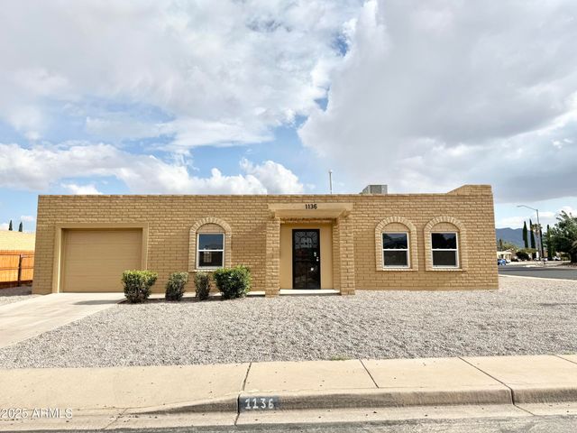1136 MEADOWS Drive, Sierra Vista, AZ 85635