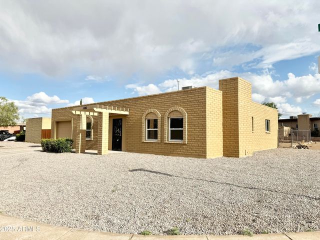 1136 MEADOWS Drive, Sierra Vista, AZ 85635