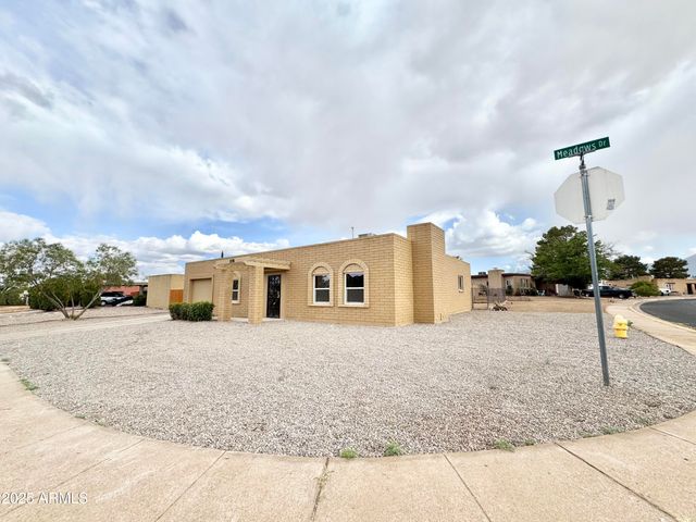 1136 MEADOWS Drive, Sierra Vista, AZ 85635