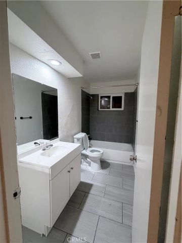 313 F, Bakersfield, CA 93304