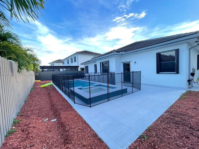 4451 SW 159th Path NA, Miami, FL 33185