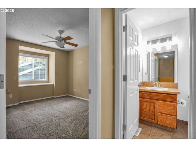 14300 SHERBROOK Pl, Lake Oswego, OR 97035