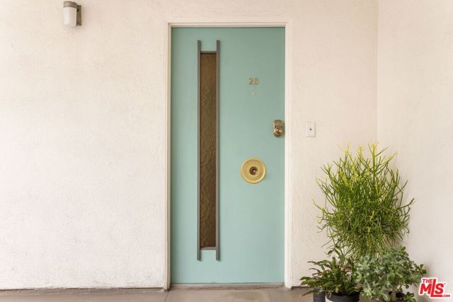 4343 Finley Avenue 28, Los Angeles, CA 90027