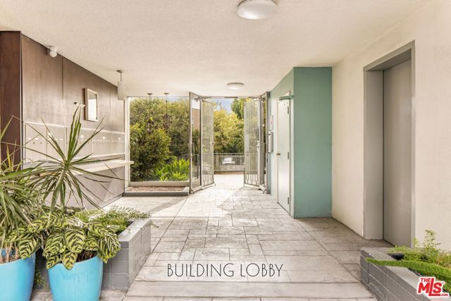4343 Finley Avenue 28, Los Angeles, CA 90027