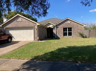 6902 Oakmantle Drive, Houston, TX 77085