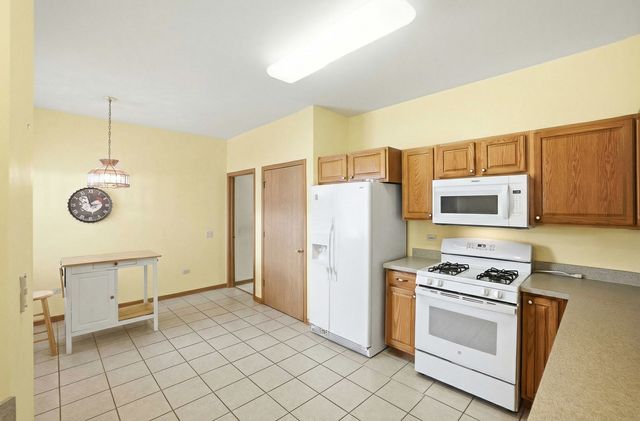 11676 River Terrace, Huntley, IL 60142