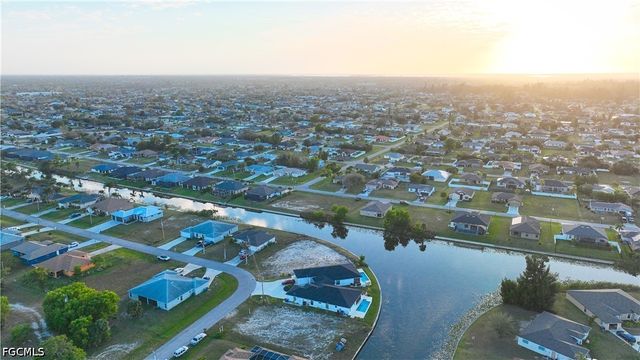817 SW 8th ST, Cape Coral, FL 33991