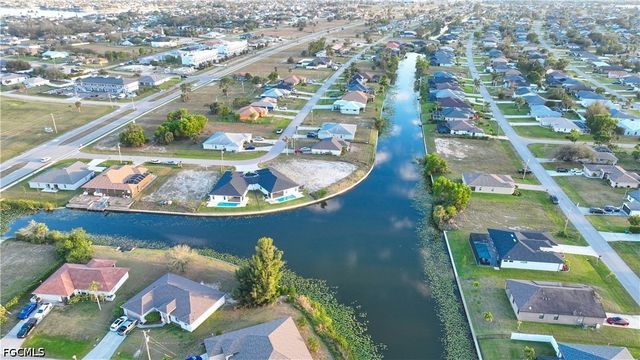 817 SW 8th ST, Cape Coral, FL 33991