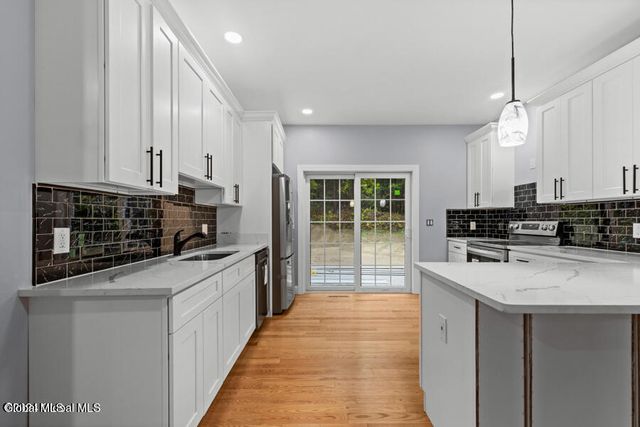 222 Briarwood Court, Guilderland, NY 12203