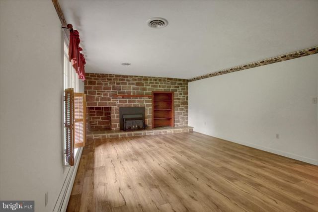 3501 COLONIAL RD, Dover, PA 17315
