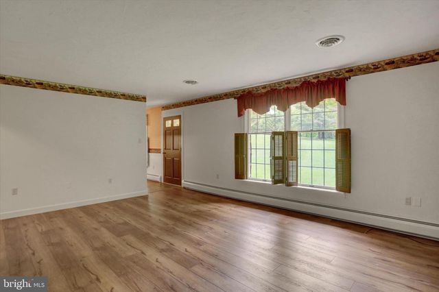 3501 COLONIAL RD, Dover, PA 17315