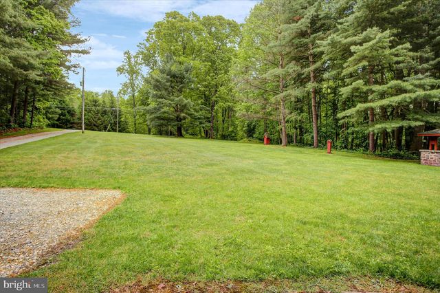 3501 COLONIAL RD, Dover, PA 17315