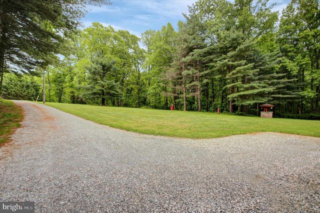 3501 COLONIAL RD, Dover, PA 17315
