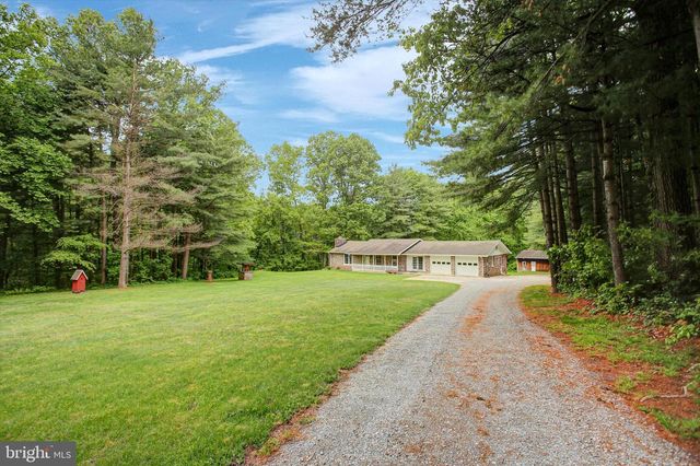 3501 COLONIAL RD, Dover, PA 17315
