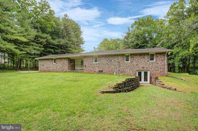 3501 COLONIAL RD, Dover, PA 17315