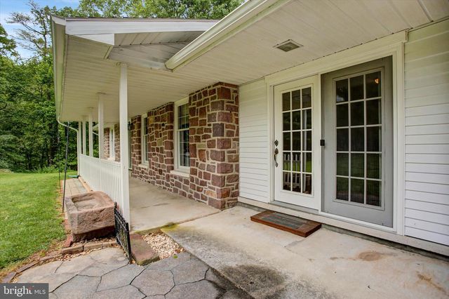 3501 COLONIAL RD, Dover, PA 17315