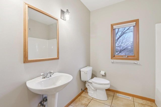 N4371 County Road V, Poynette, WI 53955