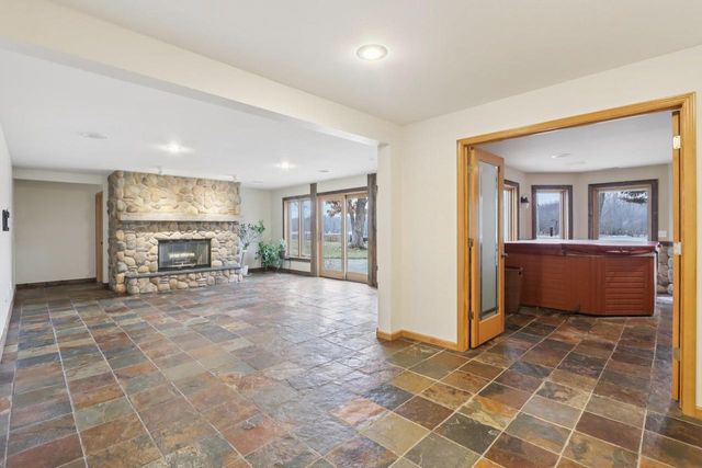 N4371 County Road V, Poynette, WI 53955