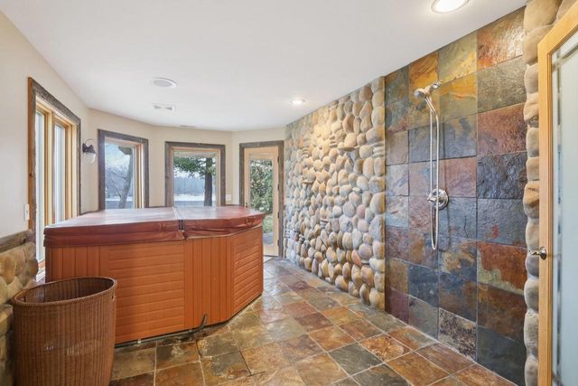 N4371 County Road V, Poynette, WI 53955