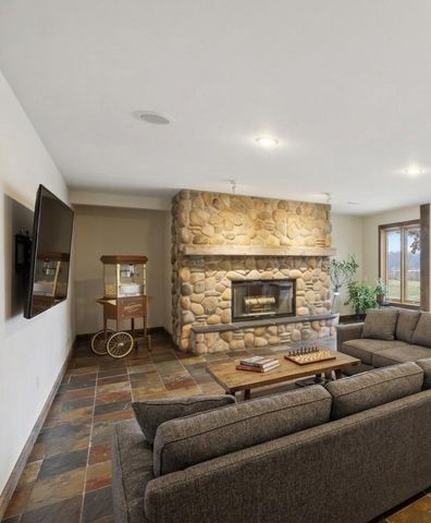 N4371 County Road V, Poynette, WI 53955