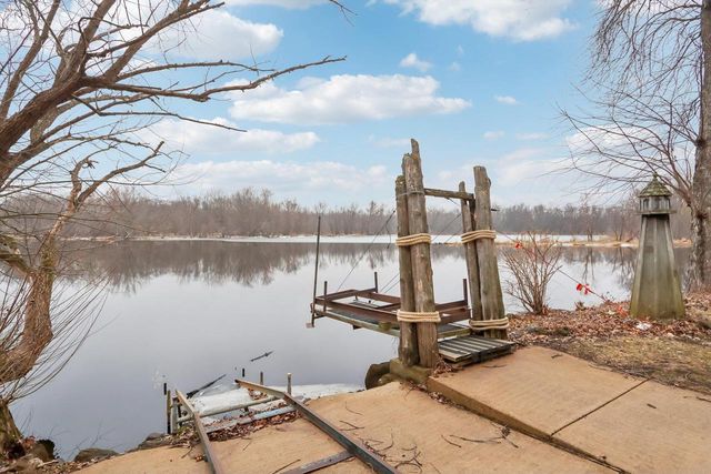 N4371 County Road V, Poynette, WI 53955