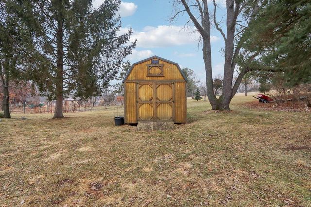 N4371 County Road V, Poynette, WI 53955