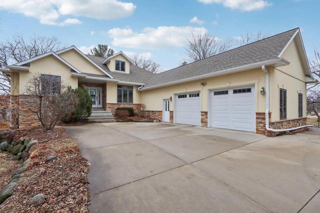 N4371 County Road V, Poynette, WI 53955