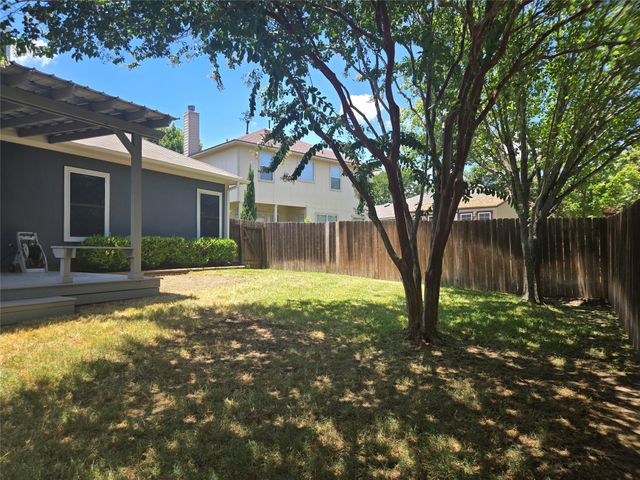 351 Black Cap RUN, Buda, TX 78610