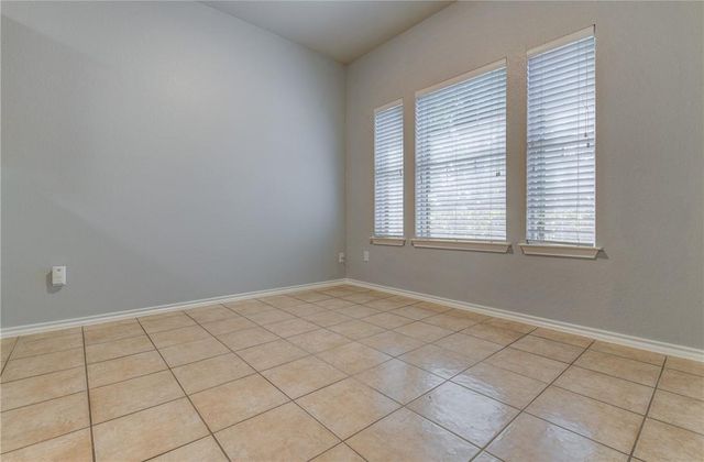 351 Black Cap RUN, Buda, TX 78610