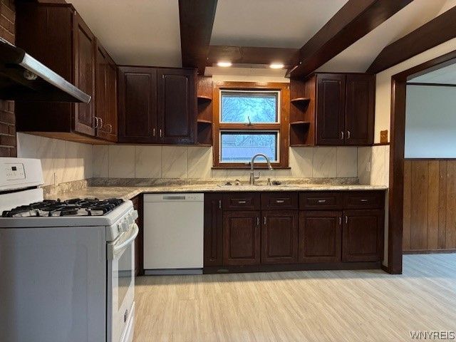 1 Center Street, Evans, NY 14006