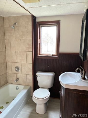 1 Center Street, Evans, NY 14006